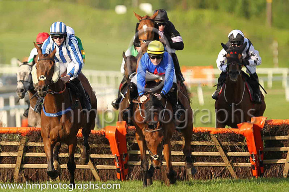 01st Bravo Team and J.W. Kennedy (8 ,black ,mauve stripe ), Trainer:Gordon Elliott , Owner:Pioneer Racing