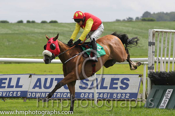 01 Moss Street & P Carberry- winner (5, red, yellow diamond) - AA1V0675