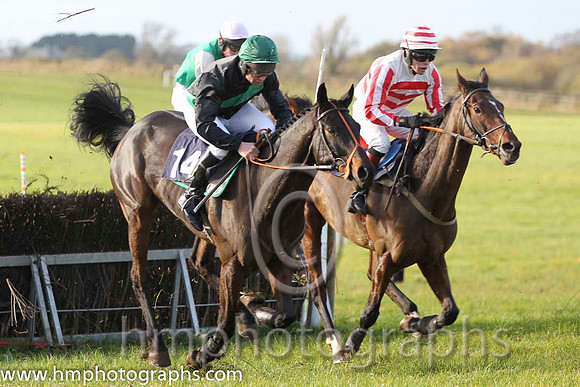 03 & 09 Militant Monk & Paul Power - 9th (2, white and red hoops) - FT8E0772-54