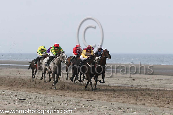 3 Moonbi Creek and Mr R P McNamara - - 3rd (3 ,maroon and yellow chevrons ) Trainer - D K Weld