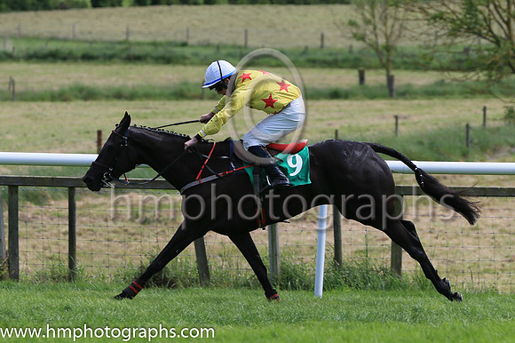 05th Kalanisi Dubh (9 ,yellow, red stars ) Jockey: B P Kennedy(7) ,Trainer: Seamus Fahey