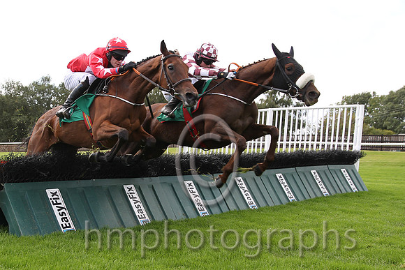 01st Dancing Meadows ( 4 , maroon  white qtrd ) and B.J. Cooper - Trainer : Gordon Elliott - Owner : D. Charlesworth