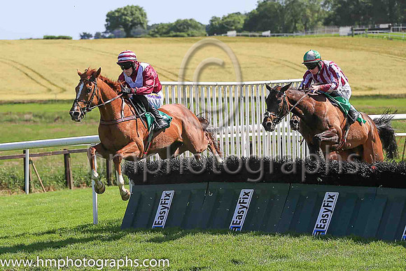 01st Andratx and Andrew Ring (4, maroon, white chevron) Trainer Michael McNiff, Owner Mrs F M Carton