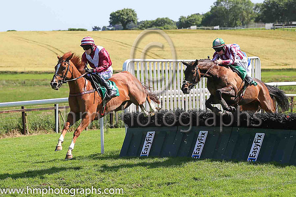 01st Andratx and Andrew Ring (4, maroon, white chevron) Trainer Michael McNiff, Owner Mrs F M Carton