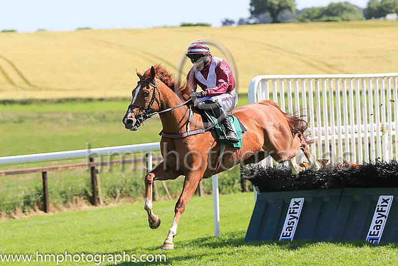 01st Andratx and Andrew Ring (4, maroon, white chevron) Trainer Michael McNiff, Owner Mrs F M Carton