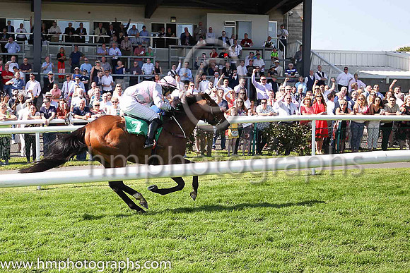 01st Ashjan and s P Kelly (7, grey and pink chevrons) trainer Mark McNiff, Owner Real Deal Syndicate