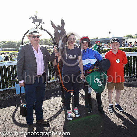 01st Decision Time and Ms K Walsh (3, royal blue, whte hoop, red cap) trainer J E Kiely, Owner Liam Gleeson