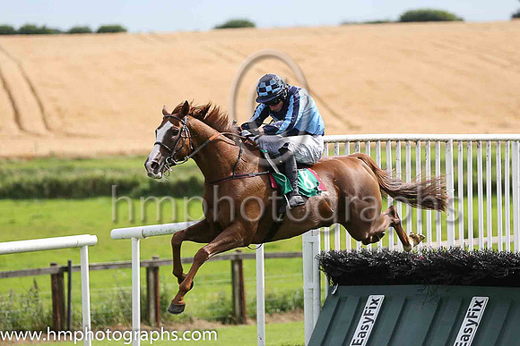 01st Tornado Watch and M P Fogarty ( 8 , dark blue and light blue diabolo ) Trainer - Jonathan Fogarty , Owner - Mrs Mary Frances Fogarty