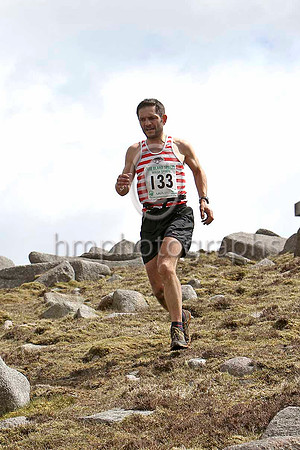 Karl Gray - 6th in 51:17 - Calder Valley Fell Runners - FT8E3690-e