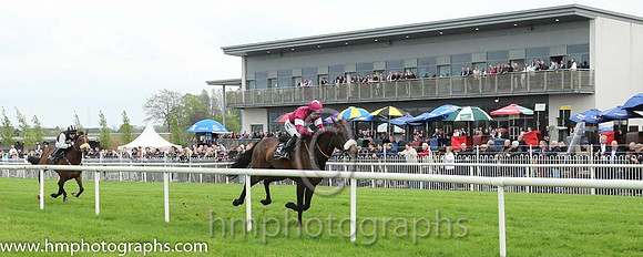 01 Officer Cadet & Ms N Carberry - winners (8, maroon, white star) - CU2D1844-25