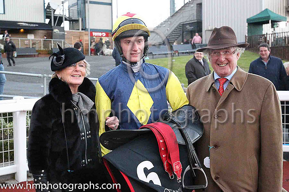 01st Runfordave and Mr L J McGuinness ( 6 , dark blue, yellow diamond ) Trainer - G Elliott , Owner - Mrs P Sloan