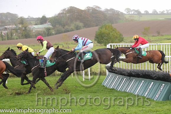 01 Ultra Light and A E Lynch - - 01st (2 ,Light blue and maroon hoops ) Trainer - R Hennessy
