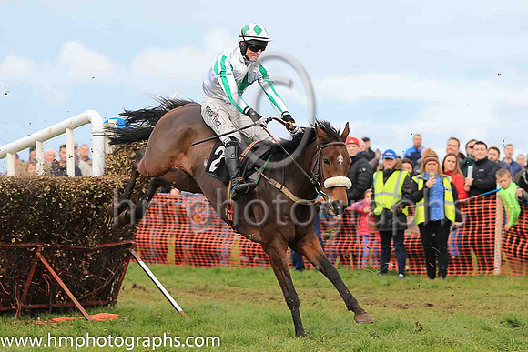 i02nd ISLE ROAD and J c Barry ( 2 , WHITE,green star; white  green striped sleeves; white cap,green diamonds ) Trainer: Jason Cairns,, Owner : Frank McClean