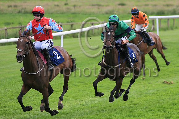 04th Bella Bliss (2 , red, blue star ) Jockey: Shane Fitzgerald3 , Trainer: John C McConnell41