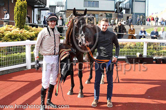 01st Dovlator and P.J. O'Hanlon(2) (4 ,beigr, blue seams ), Trainer:Dermot Anthony McLoughlin , Owner:Mrs Fidelma Toole