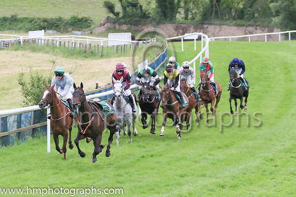 Walk in the Brise ( 8, maroon, black hoop) ridden by Patrick Mullins and trained by his father Willie well placed in race 6 before going on to win the race.