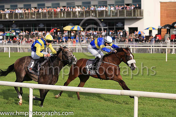 01st Lisard Lady  Wayne Lordan (13, royal blue, yellow hoop) Trainer Thomas Cooper, Owner Thomas Cooper