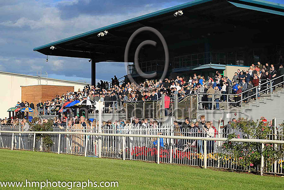 Sunshine at Down Royal on Magners Race evening