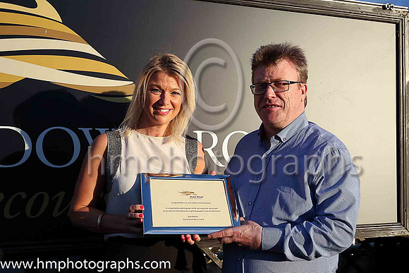 01st Set To Fire  Sean Davis (12, royal blue, royal blue and yellow sleeves) Trainer John James Feane, Owner Ms Orlagh Reynolds
