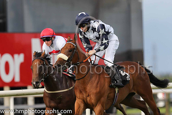 4th Raramauri and W J Lee ( 4 , white, dark blue stars ) Trainer - W McCreery , Owner - Mrs Amanda McCreery