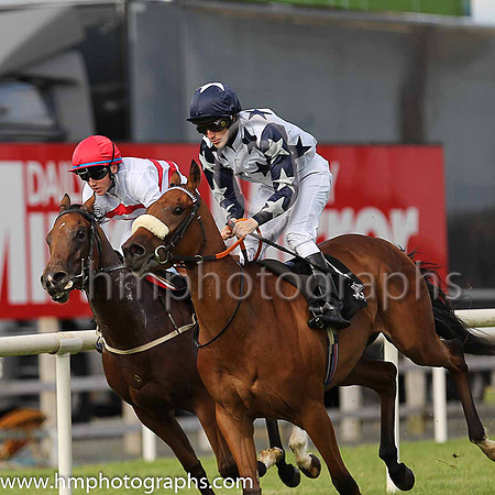 4th Raramauri and W J Lee ( 4 , white, dark blue stars ) Trainer - W McCreery , Owner - Mrs Amanda McCreery