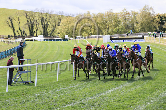 The start of race 1 at Downpatrick on 3/5/21
