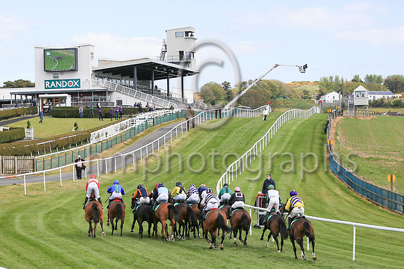 The start of race 2 at Downpatrick on 3/5/21