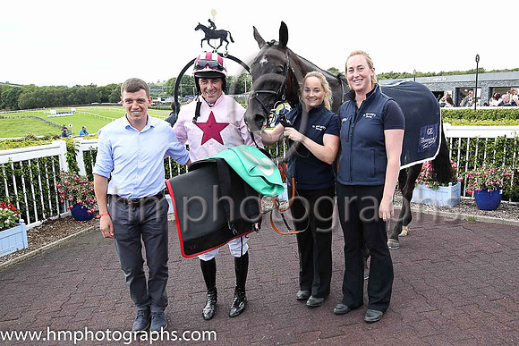 01st Westland Row and D N Russell ( 2 , pink, maroon star ) Trainer - G Elliott , Owner - Mrs Caren Walsh  John F Doyle