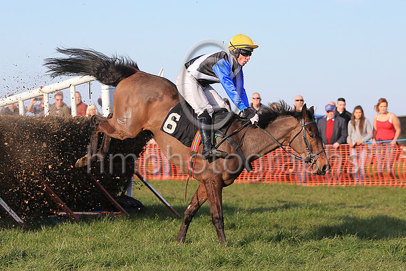 01st ROSSAMILAN and l O'Carroll ( 6 , BLACK,white cross belts; blue sleeves; yellow cap ) Trainer: Paul McAleese , Owner : Laura McAleese