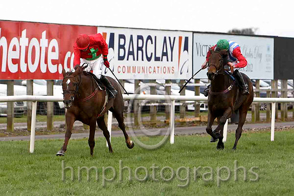Top Madam & D J Condon - winner (1, red, emerald green cross) - FT8E7650-deb