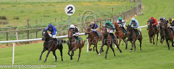 01st Longacre Square and B J Cooper ( 3 , blue, green chevron ) Trainer - Mrs D Foster , Owner - We Are Going To Do It Syndicate