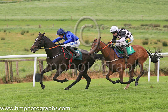 01st Longacre Square and B J Cooper ( 3 , blue, green chevron ) Trainer - Mrs D Foster , Owner - We Are Going To Do It Syndicate