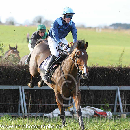 01 James & W Thompson - winner (12, dark blue,light blue epaulettes) - FT8E0812-73