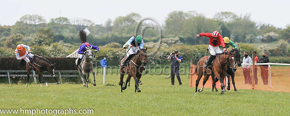 01st GETALADY and J W Hendrick ( 13 , RED,black cross of lorraine; red sleeves; red  white striped cap ) Trainer: Peter J. Flood,, Owner : Peter J. Flood