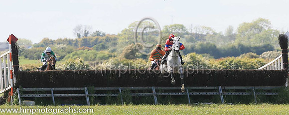 01st CREADAN GRAE and P Rogan ( 7 ,Antrim (H)- RED  ROYAL BLUE HOOPS; red sleeves,royal blue armlet; red cap,royal blue spots ) Trainer: P.J. McBurney,, Owner : Helen McBurney