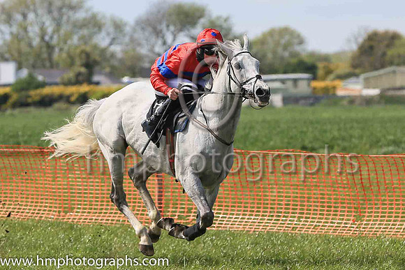 01st CREADAN GRAE and P Rogan ( 7 ,Antrim (H)- RED  ROYAL BLUE HOOPS; red sleeves,royal blue armlet; red cap,royal blue spots ) Trainer: P.J. McBurney,, Owner : Helen McBurney