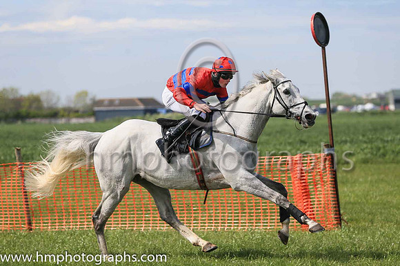 01st CREADAN GRAE and P Rogan ( 7 ,Antrim (H)- RED  ROYAL BLUE HOOPS; red sleeves,royal blue armlet; red cap,royal blue spots ) Trainer: P.J. McBurney,, Owner : Helen McBurney