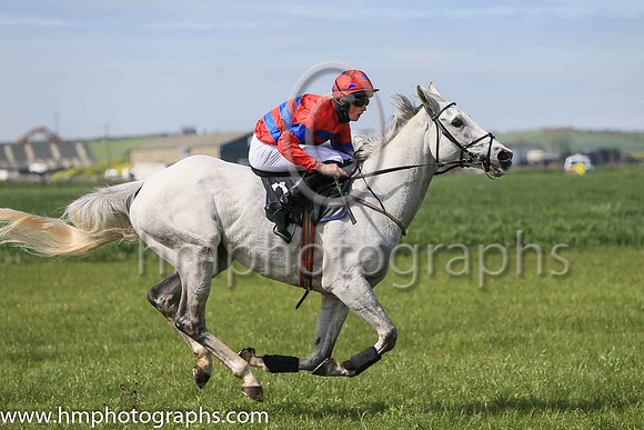 01st CREADAN GRAE and P Rogan ( 7 ,Antrim (H)- RED  ROYAL BLUE HOOPS; red sleeves,royal blue armlet; red cap,royal blue spots ) Trainer: P.J. McBurney,, Owner : Helen McBurney