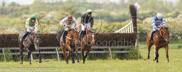01st GALUNGGUNG (FR) and P Rogan ( 9 , EMERALD GREEN,orange spots; white sleeves,orange spots; emerald green cap ) Trainer: Donnchadh Doyle,, Owner : Syndicate Monbeg  and 01st RATHMACKNEE and B O'Nei