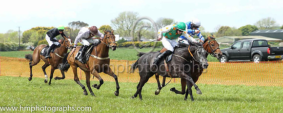 01st GALUNGGUNG (FR) and P Rogan ( 9 , EMERALD GREEN,orange spots; white sleeves,orange spots; emerald green cap ) Trainer: Donnchadh Doyle,, Owner : Syndicate Monbeg  and 01st RATHMACKNEE and B O'Nei