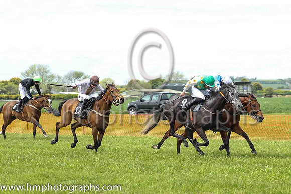 01st GALUNGGUNG (FR) and P Rogan ( 9 , EMERALD GREEN,orange spots; white sleeves,orange spots; emerald green cap ) Trainer: Donnchadh Doyle,, Owner : Syndicate Monbeg  and 01st RATHMACKNEE and B O'Nei