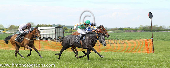 01st GALUNGGUNG (FR) and P Rogan ( 9 , EMERALD GREEN,orange spots; white sleeves,orange spots; emerald green cap ) Trainer: Donnchadh Doyle,, Owner : Syndicate Monbeg  and 01st RATHMACKNEE and B O'Nei