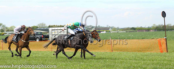 01st GALUNGGUNG (FR) and P Rogan ( 9 , EMERALD GREEN,orange spots; white sleeves,orange spots; emerald green cap ) Trainer: Donnchadh Doyle,, Owner : Syndicate Monbeg  and 01st RATHMACKNEE and B O'Nei