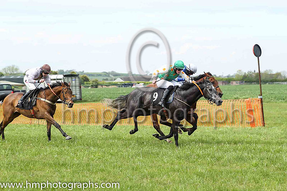 01st GALUNGGUNG (FR) and P Rogan ( 9 , EMERALD GREEN,orange spots; white sleeves,orange spots; emerald green cap ) Trainer: Donnchadh Doyle,, Owner : Syndicate Monbeg  and 01st RATHMACKNEE and B O'Nei