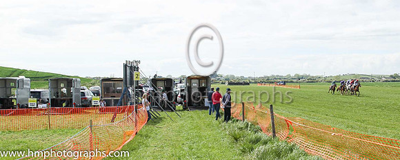 Racing at KIrkistown Point to Point