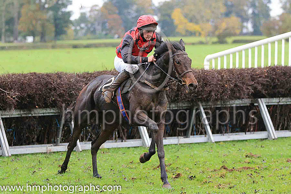 MAUREEN'S STAR and Ross McLeigh ( 12 , RED,black stars; black sleeves; red cap ) Trainer: Liam Lennon,, Owner : Savage, Daniel
