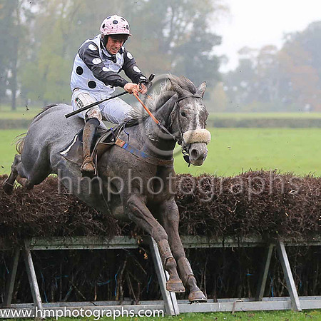 02nd ABSAINTE (FR) and B O'Neill ( 1 , WHITE,black spots; black sleeves,white spots; pink cap,black spots ) Trainer: A.J. Martin , Owner : Syndicate Smile Says It All