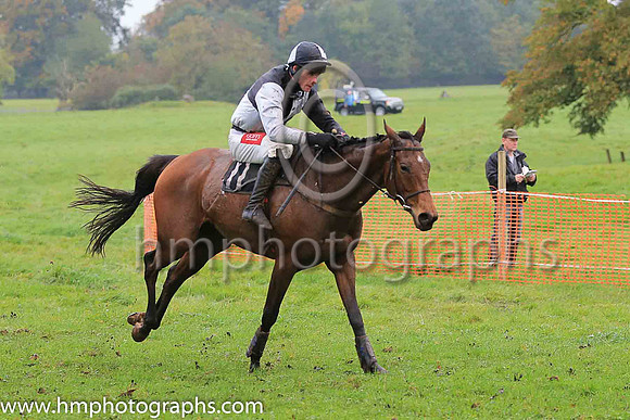 STORNAWAY and Derek O'Connor ( 11 , BLACK  WHITE QTD; black  white hlvd sleeves; white cap ) Trainer: Colin S. McKeever , Owner : W.W. Dennison