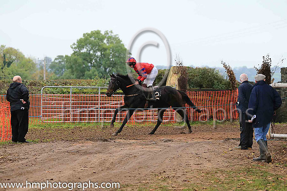 04th HOWWOULDSHENO and Ross McLeigh ( 2 , RED,purple cross of lorraine; red  purple hooped sleeves; red  purple striped cap ) Trainer: Liam Lennon , Owner : Eugene Ryan