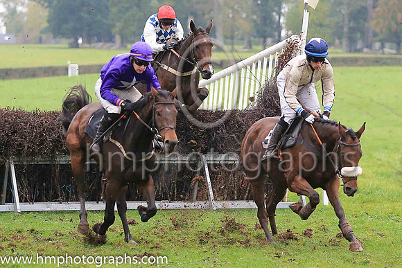 01st CAPTAIN CJ and L OcCarroll ( 5 , BEIGE,dark blue seams; beige sleeves,dark blue seams; dark blue cap,beige star ) Trainer: Dermot McLoughlin,, Owner : Fidelma Toole